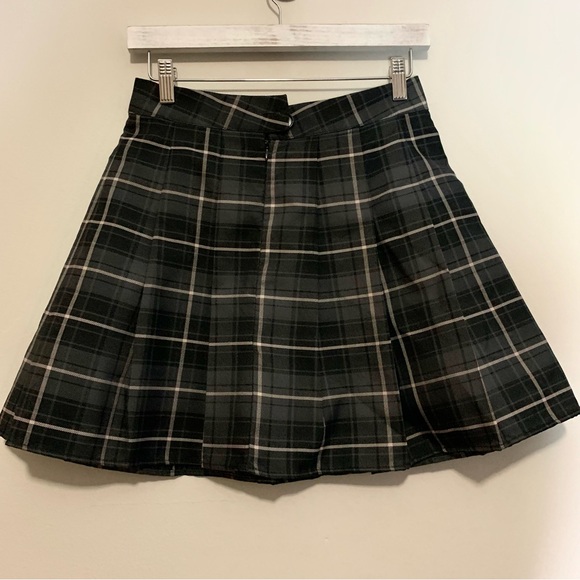 Academic School Girl Pleated Mini Skirt - Picture 4 of 8